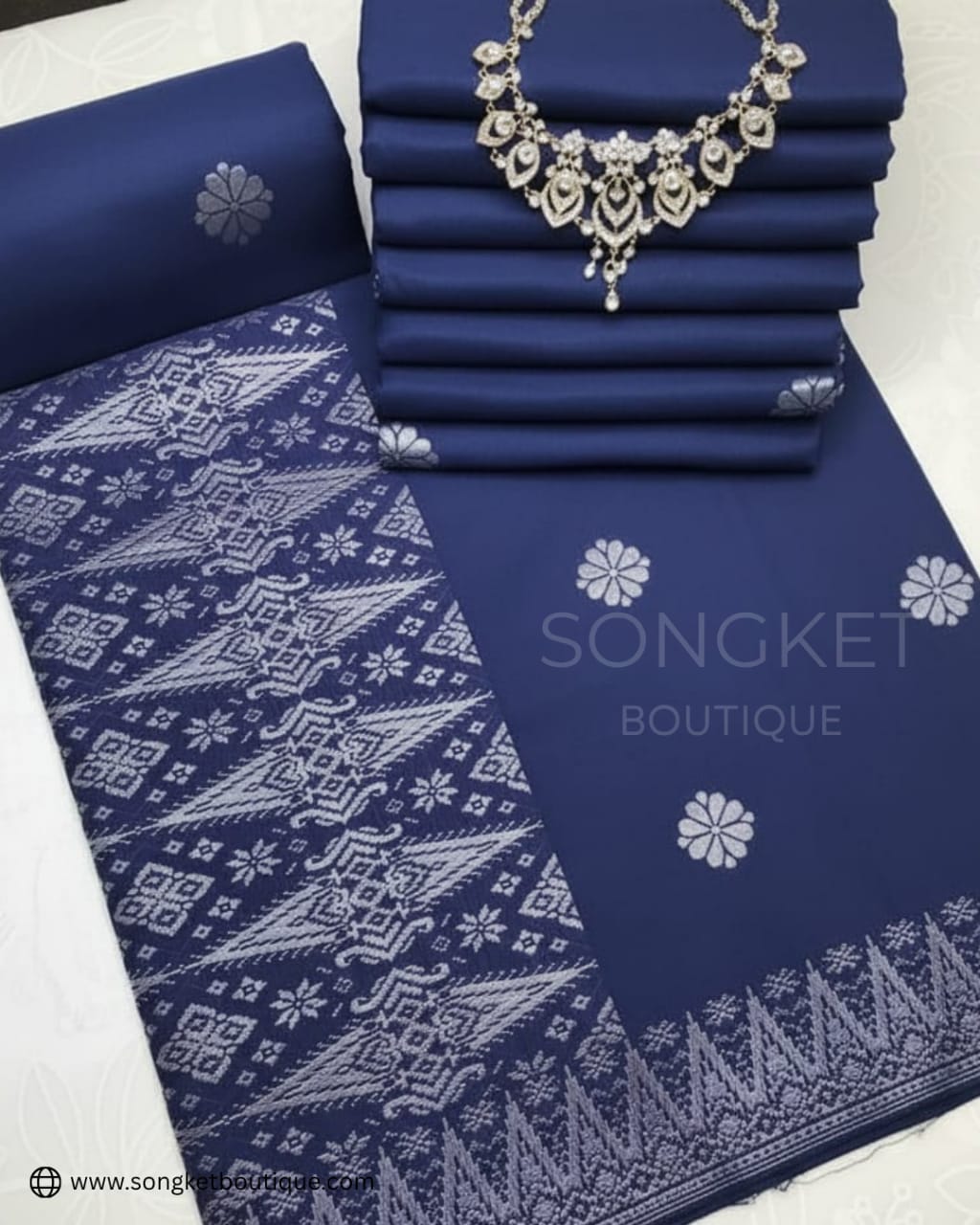 Songket Tenunan Premium – Sulaman Putih Eksklusif (Blue Edition) 4.25m Blm